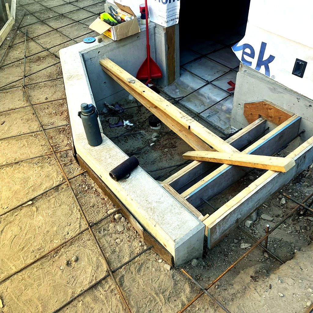 Concrete steps and formwork